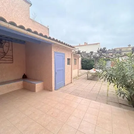 Villa Agreable Maison De Village A Deux Pas De La 4gsa12 Le Barcarès
